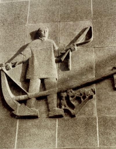 Le Laboureur, bas-relief, 1957, Lycée Coëtlogon