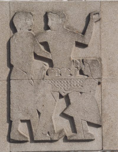 Bas-relief, 1958, Mairie, Caudan