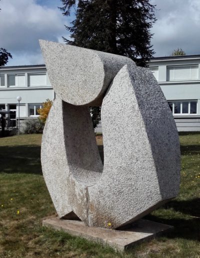 Form in bush-hammered granite, 1977, Lycée Jean Guéhenno, Fougères