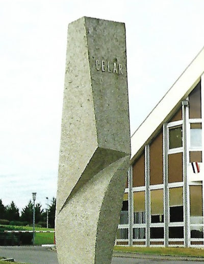 Stèle granite – CELAR (aujourd’hui DGA Maîtrise de l’information) – Bruz – 1973 CELAR – Bruz – Médaille du CELAR (devenu DGA-MI) – 1973